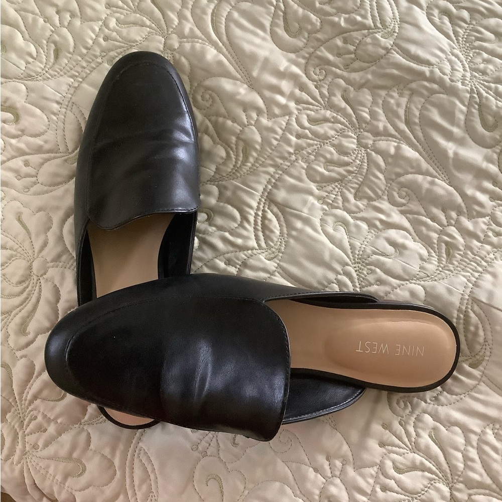 Nine West Black Flat Slides/Mules EUC